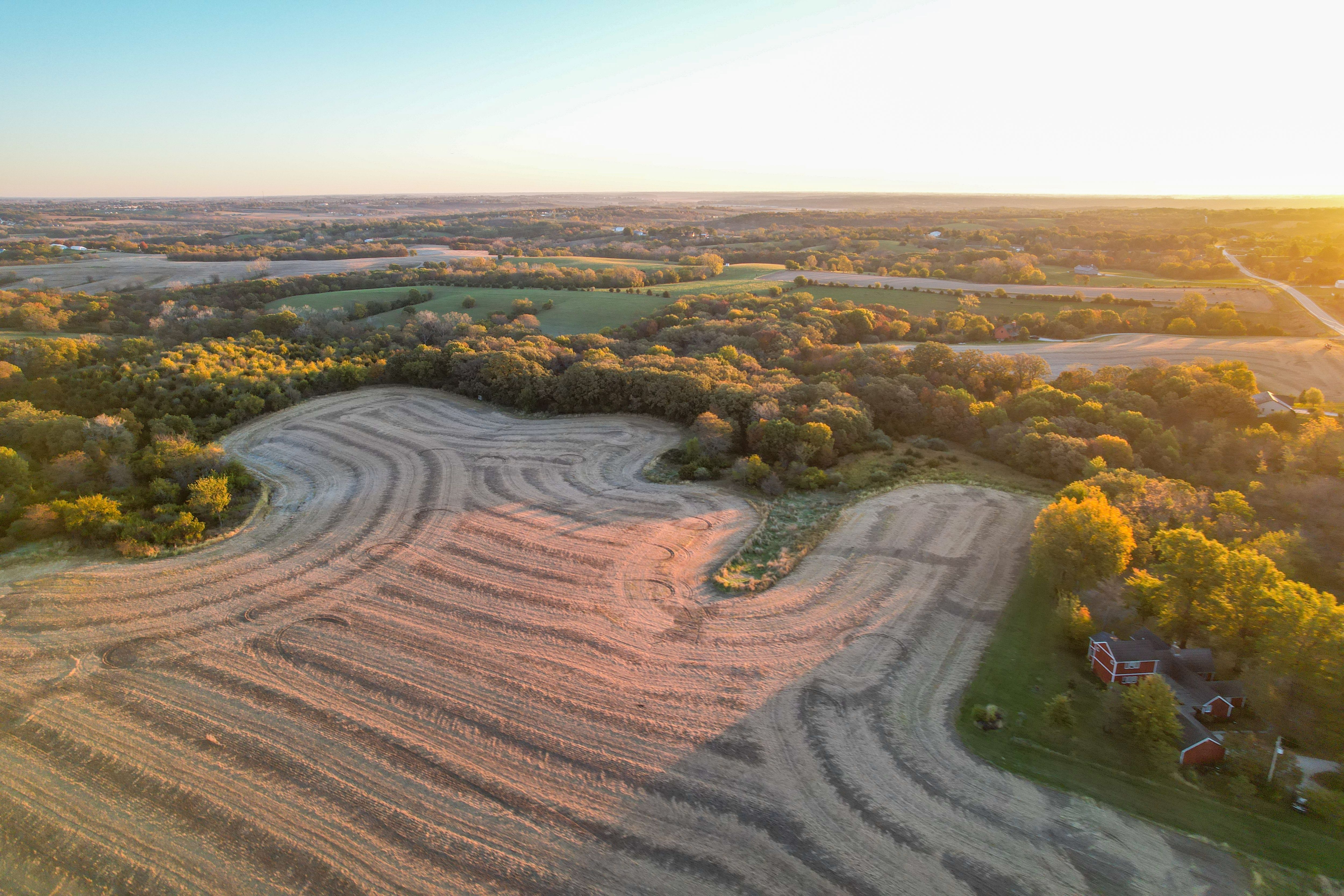 Listing Photo: 18712-Photo Oct 22 2025 7 50 38 AM